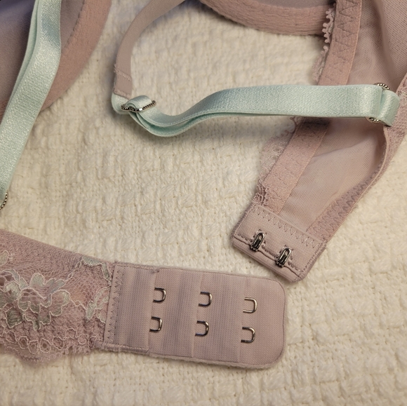 34B Victoria's Secret Padded Demi Bra - Picture 8 of 11